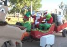 PAPA NOÉL RECORRIÓ LAS CALLES Y REPARTIÓ REGALOS