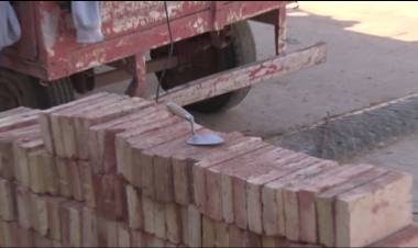 CONSTRUCCIÓN: TRABAJANDO PERO COMPLICADOS