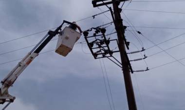 UNA FALLA EN UN PUENTE DE APE DEJÓ SIN ENERGÍA A LA LOCALIDAD