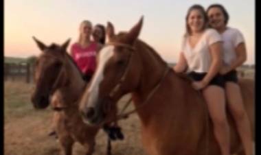 LA TRADICIÓN DESDE EL TEATRO Y LAS REDES SOCIALES