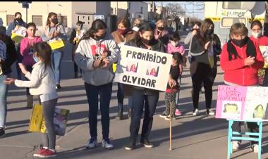 MARCHA POR MARÍA ROSA Y GUADALUPE