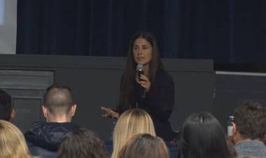 FORMACIÓN PARA FUNCIONARIOS PÚBLICOS EN GÉNERO Y VIOLENCIA