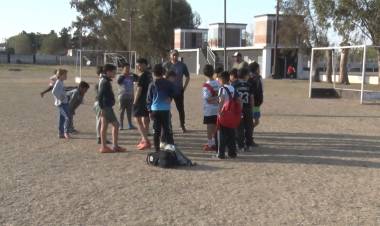 EL VILLA COMENZÓ CON SERVICIO DE MERIENDA PARA MÁS DE 50 NIÑOS DEL CLUB