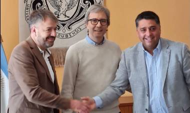 QUIROGA FIRMÓ UN ACTA COMPROMISO PARA CREACIÓN DE UNIVERSIDADES POPULARES