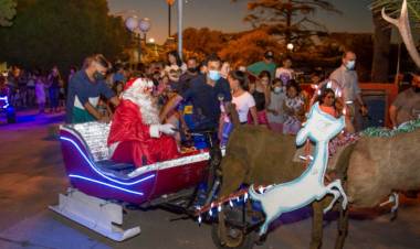 PAPÁ NOEL VUELVE A VISITAR HUIDOBRO