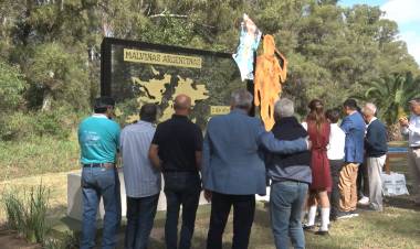 ACTO POR EL DÍA DEL VETERANO Y LOS CAÍDOS EN MALVINAS