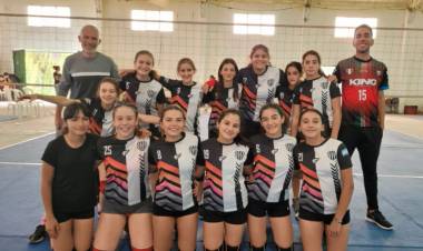 LAS CHICAS DEL VOLEY DEL ARRANCARON EL TORNEO CON TODO
