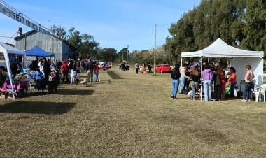 FERIA DE ARTESANÍAS Y EMPRENDEDORES ORGANIZADA POR CÁRITAS