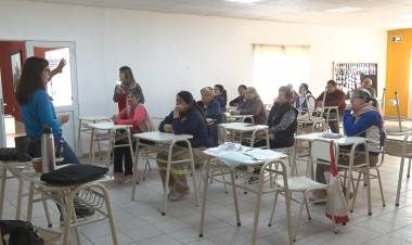 CAPACITACIÓN EN HUERTA Y ECOCANJE DE RESIDUOS