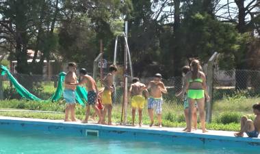 LA COLONIA DE VERANO DEL CD JUVENTUD UNIDA SE DISFRUTA A PLENO