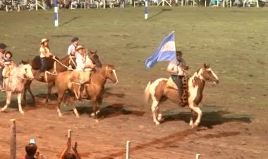 SE CERRÓ LA FIESTA DEL TRIGO CON LA TRADICIONAL JINETEADA EN EL VILLA