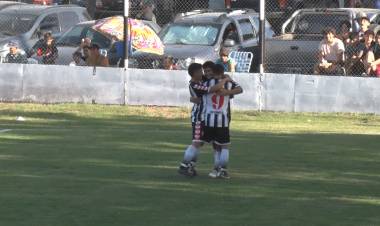 EL VILLA GOLEÓ Y QUEDO COMO ÚNICO LÍDER DEL TORNEO