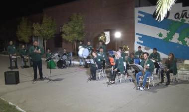 LA BANDA MUNICIPAL REALIZÓ VIGILIA EN HOMENAJE A LOS HÉROES DE MALVINAS