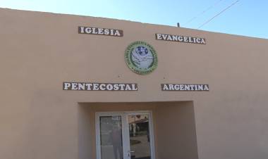 IGLESIA EVANGELICA: MEJORAS EN SU TEMPLO Y AYUDA COMUNITARIA