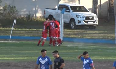 JUVENTUD PERDIÓ CON TALLERES Y QUEDÓ AL BORDE DE LA ELIMINACIÓN