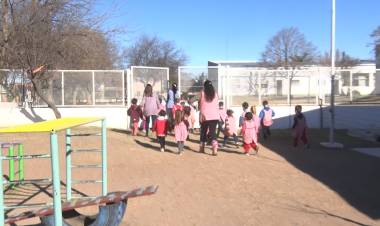 PROYECTO ESCOLAR DE SIMULACROS JUNTO A LOS BOMBEROS EN EL JARDIN MERCEDITAS