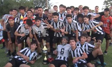 EL VILLA SE QUEDÓ CON LA COPA EN CATEGORIA SUB 20