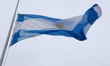 ACTO POR LOS 215° AÑOS DE LA REVOLUCIÓN DE MAYO