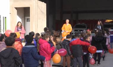 LOS BOMBEROS VOLUNTARIOS FESTEJARON SU DÍA CON LA VISITA DE ESCUELAS