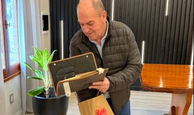 TRAS 38 AÑOS DE TRABAJO LLEGO SU ESPERADA JUBILACIÓN