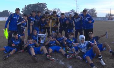 JUVENTUD SE QUEDÓ CON LA COPA EN CATEGORÍA SUB 15