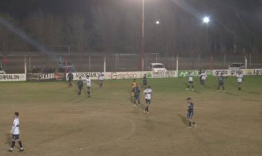 DURA DERROTA PARA EL SELECCIONADO DE LA LIGA ROCA