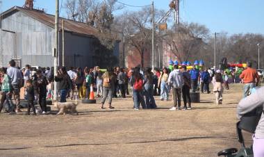 DÍA DE LAS INFANCIAS A PLENO SOL, JUEGOS Y PREMIOS EN EL PREDIO DEL FERROCARRIL