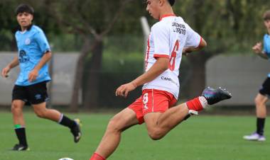 SANTI GROSSO LA ROMPE EN LAS INFERIORES DE ESTUDIANTES DE LA PLATA
