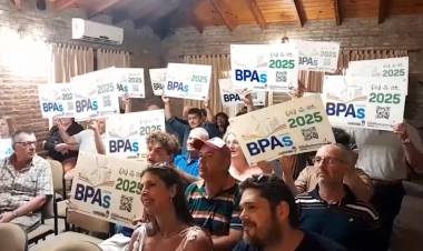 ENTREGA DE 50 CERTIFICADOS DE BPA EN EL CENTRO DE GANADEROS