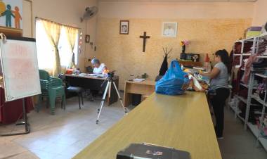 SE SUMAN TALLERES EN CÁRITAS PARROQUIAL