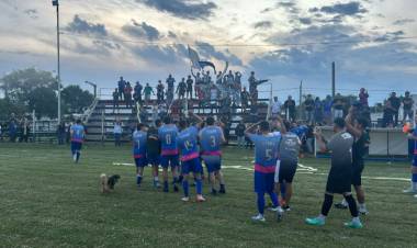 EL CLÁSICO DE DEL CAMPILLO SE SUSPENDIÓ POR LA AGRESIÓN A UN ÁRBITRO