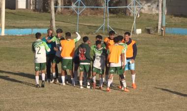 HISTORICA VICTORIA DEL ATLETICO VILLA SARMIENTO ANTE UN JUVENTUD QUE NO LEVANTA