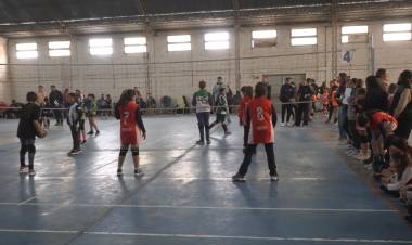 EL MINI VOLEY PASO POR EL GIGANTE EL VILLA