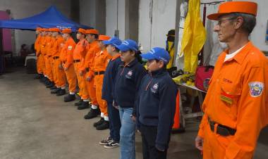 ACTO POR EL DÍA DEL BOMBERO VOLUNTARIO EN EL CUARTEL LOCAL