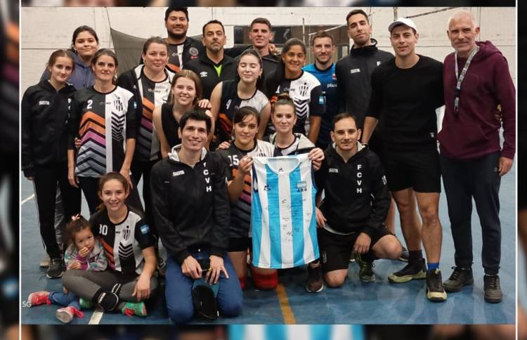 EL VOLEY DEL VILLA SORTEA UNA CAMISETA DE LAS PANTERAS