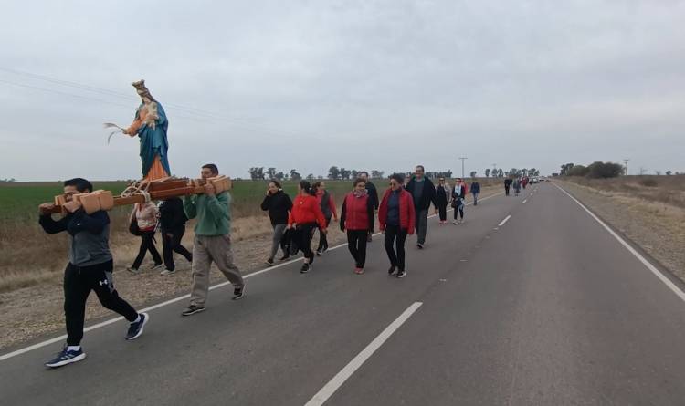 CAMINATA POR LA PRIMAVERA JUNTO A LA IMAGÉN DE LA VIRGÉN