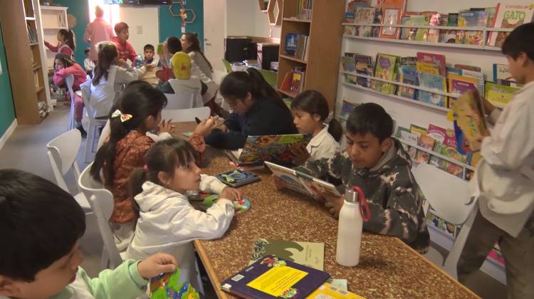 LOS ALUMNOS DEL BERNARDINO VISITARON LA BIBLIOTECA MUNICIPAL