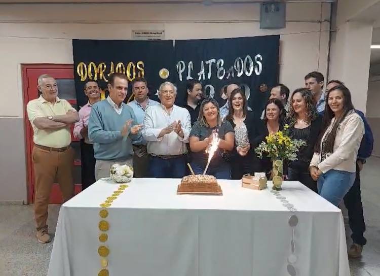 SE REENCONTRARON EGRESADOS DORADOS Y PLATEADOS EN EL IPEMyA