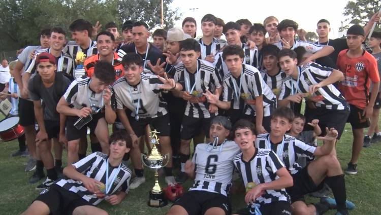 EL VILLA SE QUEDÓ CON LA COPA EN CATEGORIA SUB 20