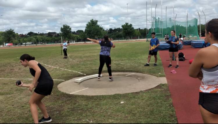 TRES PODIOS EN LOS CÓRDOBA JUEGA PARA ALUMNOS DEL IPEMyA 188