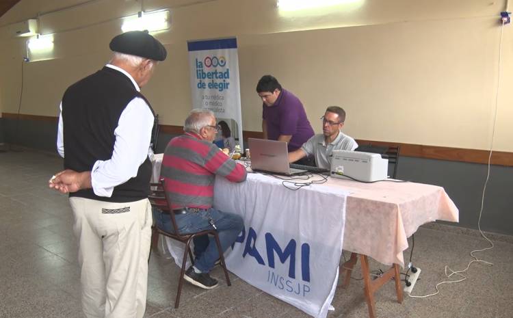 PAMI ESTUVO PRESENTE EN EL CENTRO DE JUBILADOS