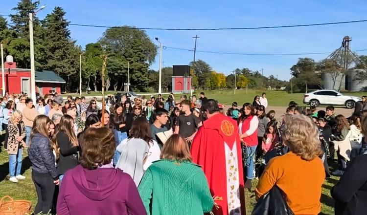 COMENZO LA SEMANA SANTA CON LA BENDICIÓN DE RAMOS