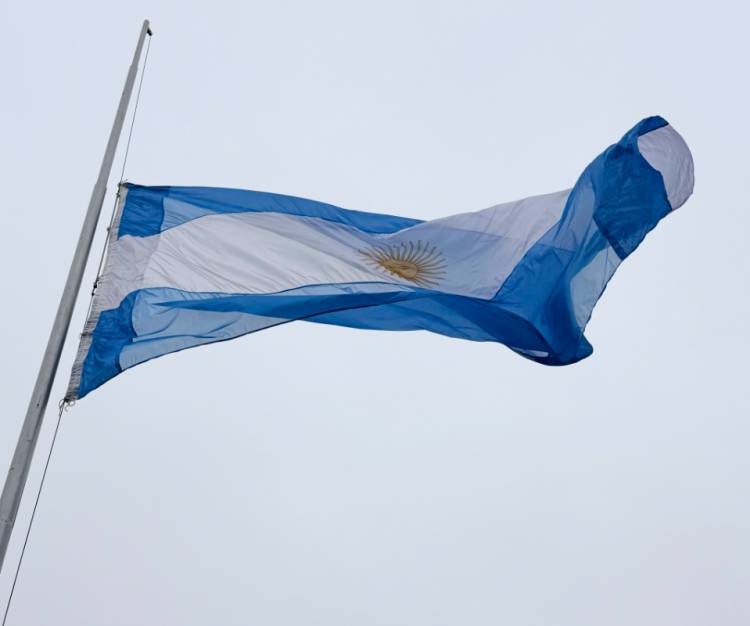 ACTO POR LOS 215° AÑOS DE LA REVOLUCIÓN DE MAYO