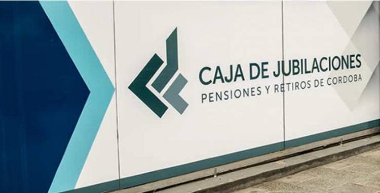 DOCENTES JUBILADAS CONTINÚAN JUNTANDO FIRMAS