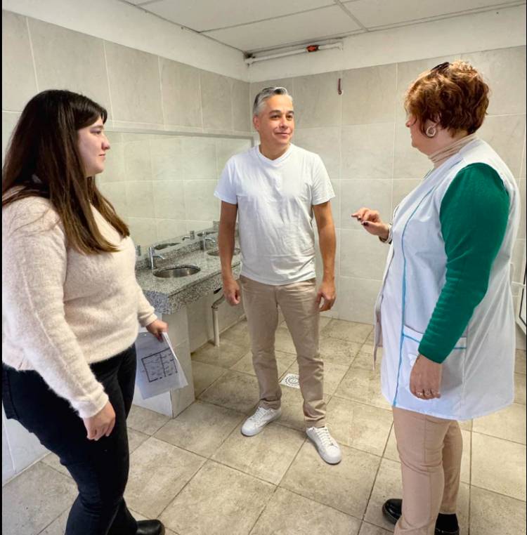 LA ESCUELA CHELI INAUGURÓ SUS NUEVOS BAÑOS