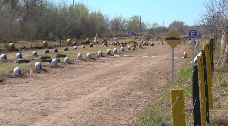 PROBLEMATICAS QUE TRAE EL TRÁNSITO Y CONSTRUCCIÓN DE MINI CIRCUITO PARA HABILITACIONES