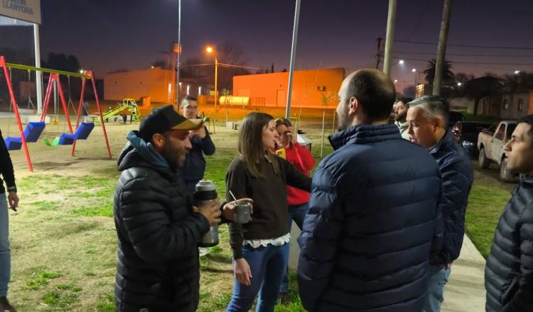 LA AGENCIA CÓRDOBA JOVEN RELIZÓ ENTREGA DE DIFERENTES MATERIALES EN EL POLI Y LA BIBLIOTECA
