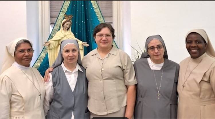 LA MADRE GENERALA DE VISITA EN EL I.L.S.C.