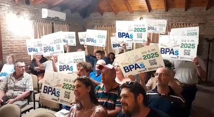 ENTREGA DE 50 CERTIFICADOS DE BPA EN EL CENTRO DE GANADEROS