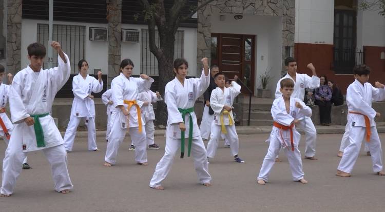 KARATE: HOMENAJE Y EXHIBICIÓN EN REALICÓ